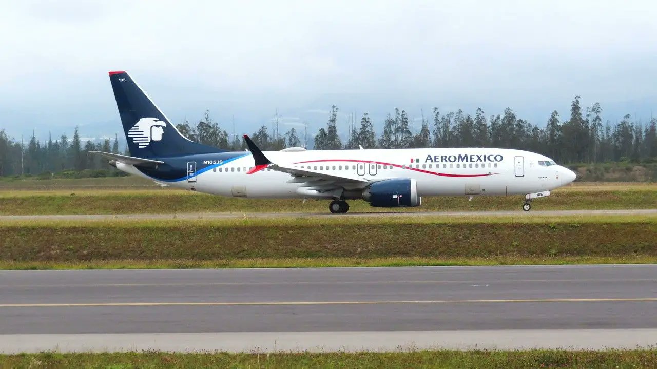n_larenas's tweet card. La aerolínea Aeroméxico reiniciará sus vuelos a Ecuador desde Ciudad de México con su ruta hacia el Aeropuerto Internacional de Quito.