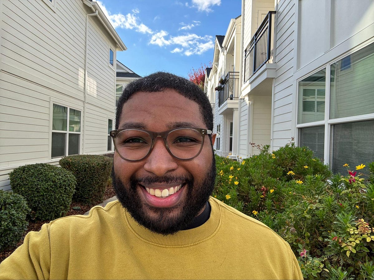 mitopenlearning's tweet card. Alex Taffe supplements graduate studies in computer science with MIT Open Learning’s MITx course on machine learning.