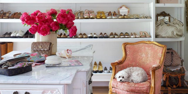 HouseBeautiful's tweet card. Greet each day with a nicely organized wardrobe.