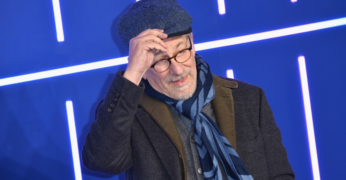 LITechNewsPosts's tweet card. Steven Spielberg says he’s played Mario on a PlayStation in VR