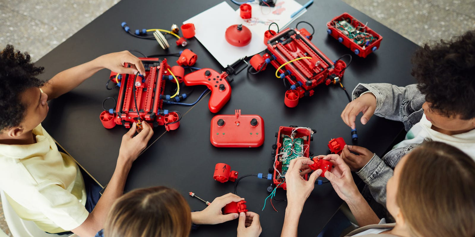 TheVibranix's tweet card. Robotics is no longer just a fun hobby for children—it has become a powerful tool for learning and growth. More than assembling parts or programming simple movements, robotics encourages critical...