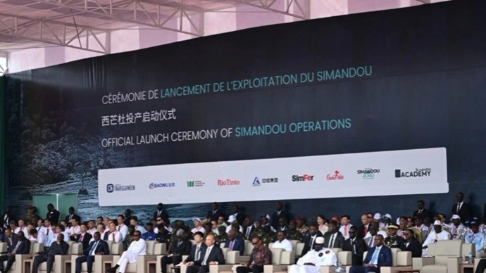 RnaudBertrand's tweet card. Africa's largest integrated mine opens, promising raw materials for China's steel industry