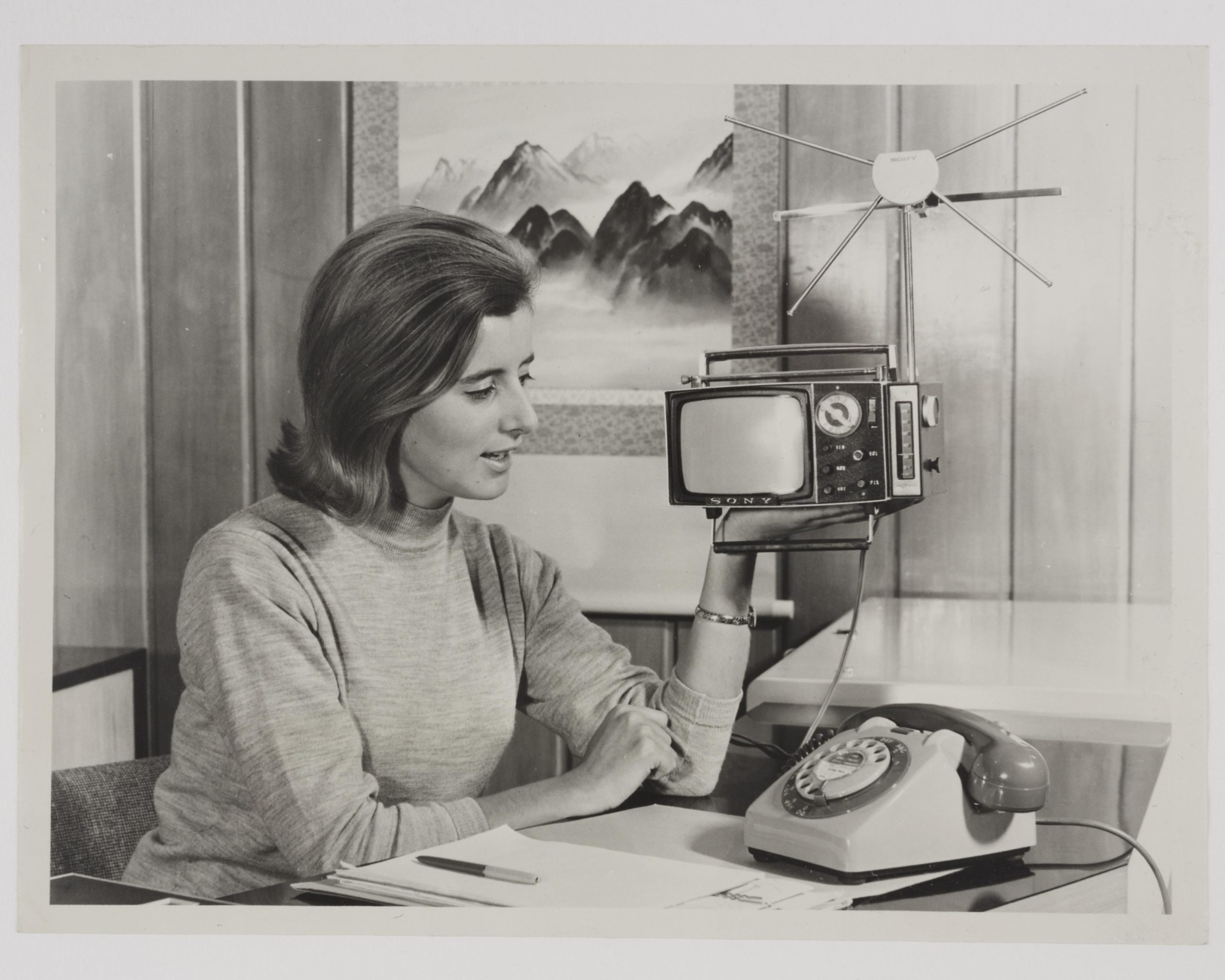 SmgResearch's tweet card. How can digital methods be used to better connect and understand communications heritage collections? Potential areas of research, challenges and projects to pursue under the Communications strand of...