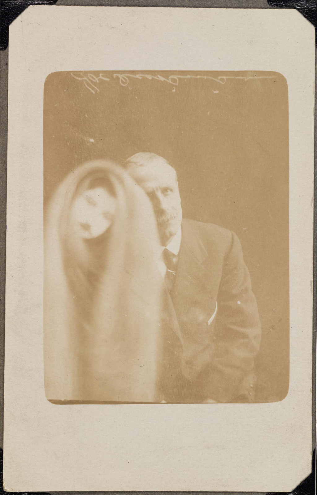 SmgResearch's tweet card. To commemorate the 100th anniversary of Harry Price’s famous investigation into the spirit photography of William Hope in February 1922, this paper explores the surviving records of the case,...