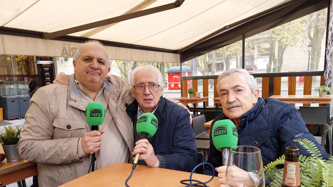 jsaralegui's tweet card. Sebastián Jáuregui, Jesús Brun y Fernando Barásoain analizan la actualidad del Club Atlético Osasuna desde el Bar La Botería en la Avenida de Roncesvalles de Pamplona.