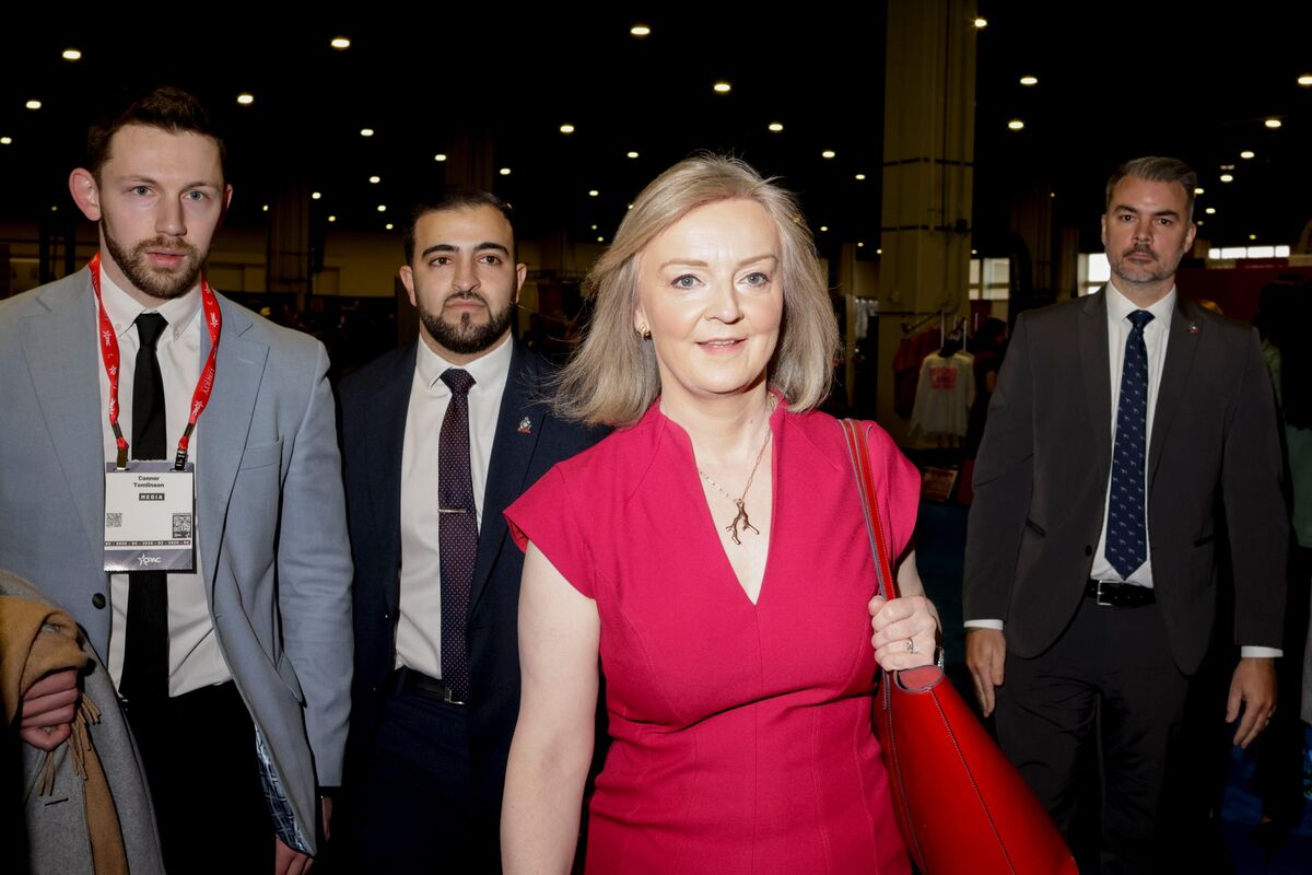 trussliz's tweet card. The former Prime Minister on the politics of spending.