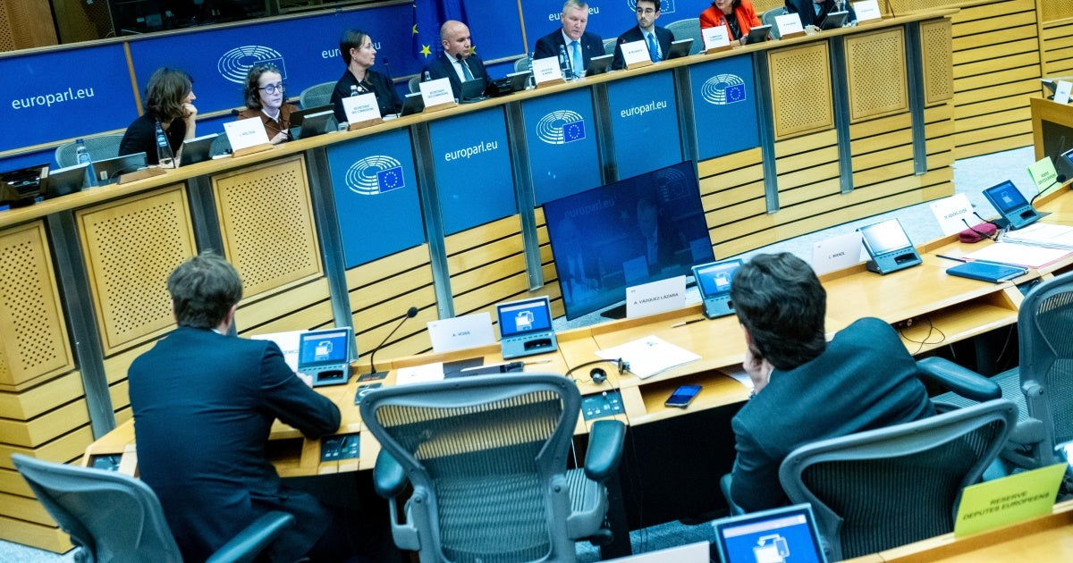 HRW_Brussels's tweet card. Today the European Parliament’s Committee on Legal Affairs voted to adopt its position amending the European Union’s landmark corporate accountability law that will seriously curtail efforts to...