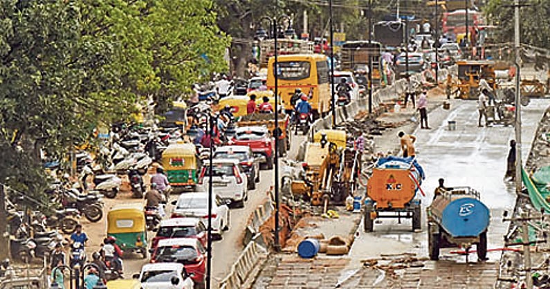 prajavani's tweet card. ರಸ್ತೆಗಳು ಕಟ್ಟಿಕೊಡುವ ‘ಸಂಸ್ಕೃತಿ ಕಥನ’