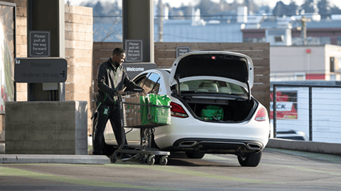 KPI_solutions_'s tweet card. Stat featured in report from Incisiv, FMI