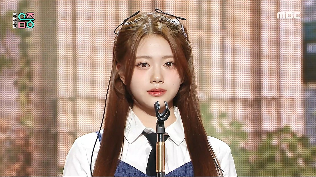 PocketDolStudio's tweet card. 에이식스 - 사랑 모두 거짓말 (A SIX - Lies all Love), MBC 240217 방송