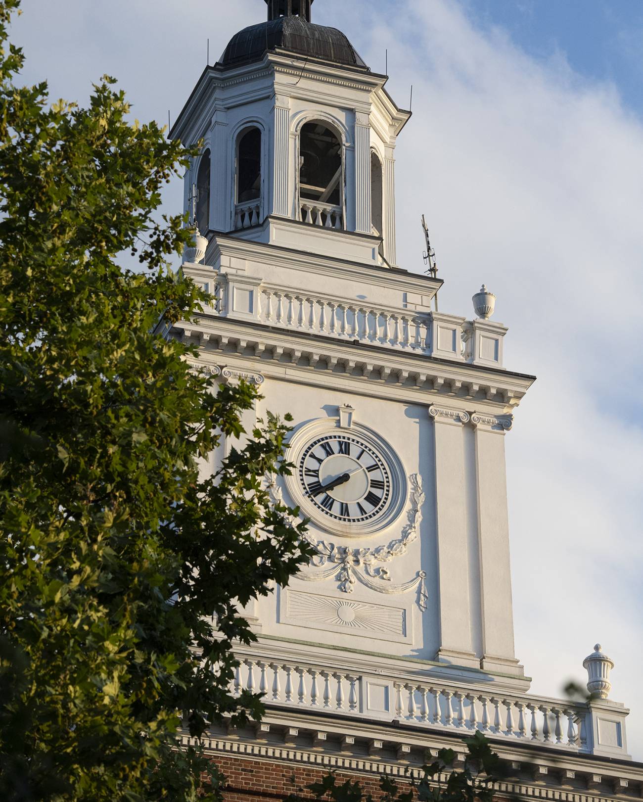 JohnsHopkins's tweet card. Students urged to stay home due to resurgence of COVID-19;?JHU increasing financial aid and other supports to offset pandemic's burden