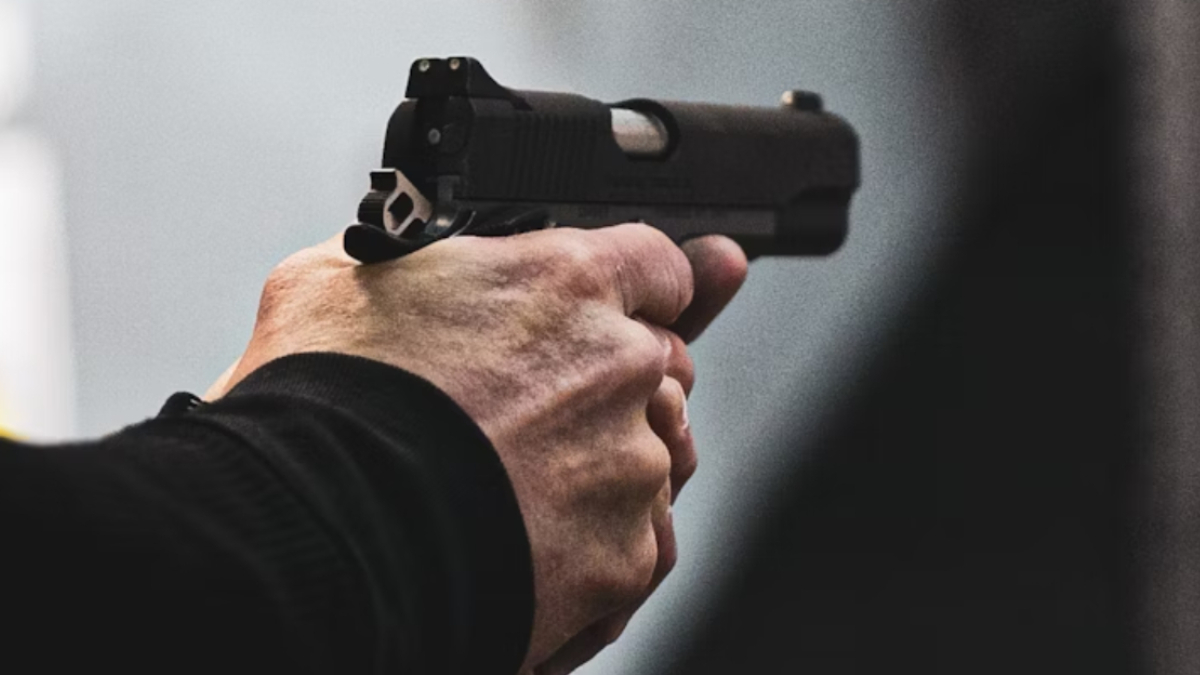 danielchileno1's tweet card. El ataque ocurrió en la vía pública, tras una discusión. El detenido será formalizado por diversos delitos.