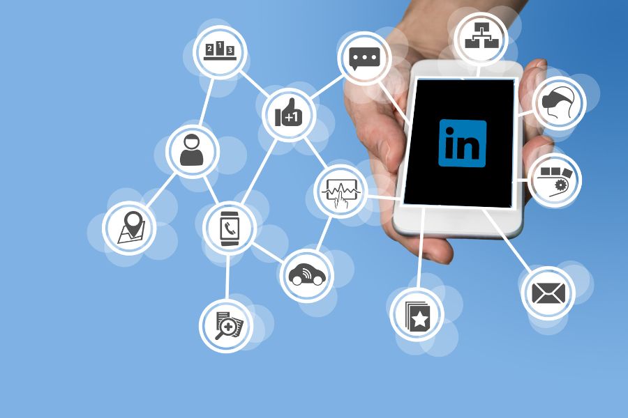 recruitingtools's tweet card. A free LinkedIn enrichment process to enrich contact lists found online is more efficient than visiting profiles manually. by Glenn Gutmacher