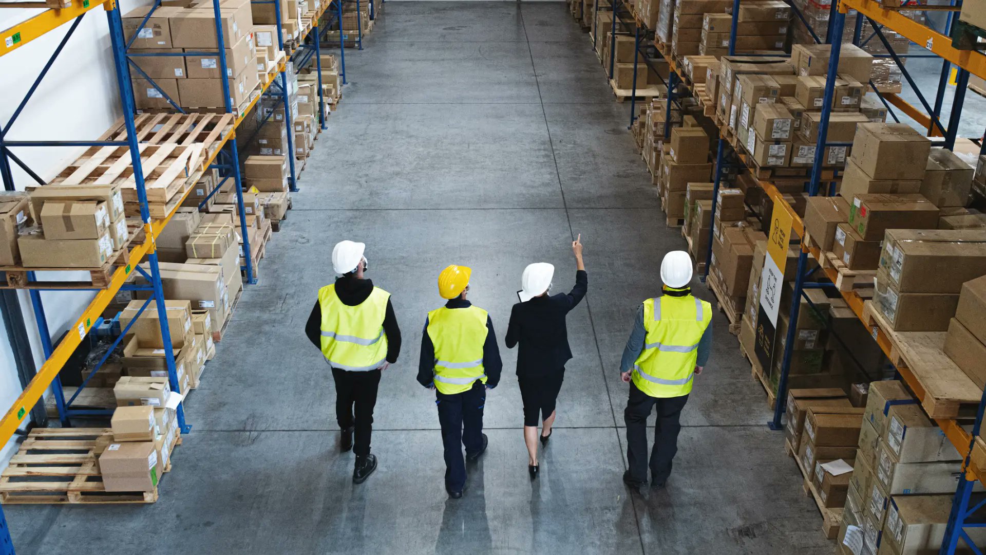 CODE4M2's tweet card. Entre las obligaciones de los empresarios en la prevención de riesgos laborales está la creación de un plan al respecto, la evaluación de los riesgos y la planificación y ejecución de la actividad...