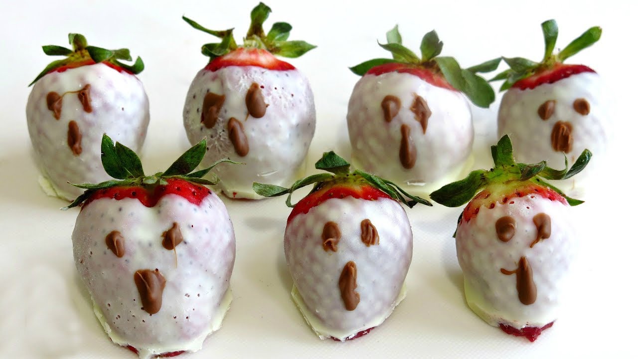 SimpleCookingCh's tweet card. HOW TO MAKE GHOSTLY HALLOWEEN STRAWBERRIES