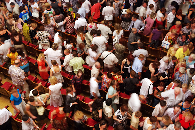 horoama's tweet card. てんやわんやの意味、語源、由来を解説。大勢の人が自分勝手に行動し混乱する状況を表す。「てんでん」と関西方言の「わや」の合成語。