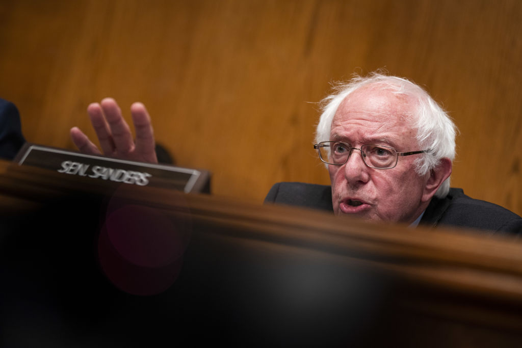 jacobin's tweet card. Bernie Sanders is calling for a reduction in the workweek to 32 hours, at full-time pay. He’s absolutely right. Gains in productivity should serve the working class.