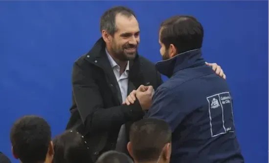 Thetimeses's tweet card. La reciente reducción de presupuestos por parte del Gobierno genera descontento en las regiones, evidenciando que la descentralización no es prioridad.