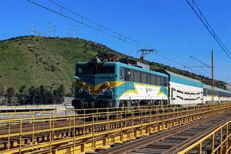 RA_ContrerasR's tweet card. Hora12