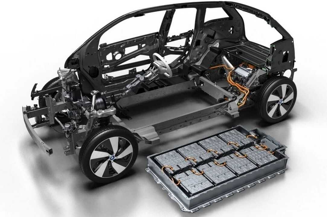 EcotechCarga's tweet card. La segunda vida de las baterías de coches eléctricos permite reutilizar y reciclar, optimizando recursos y apoyando la movilidad sostenible.