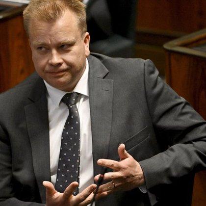 Tweet card summary image