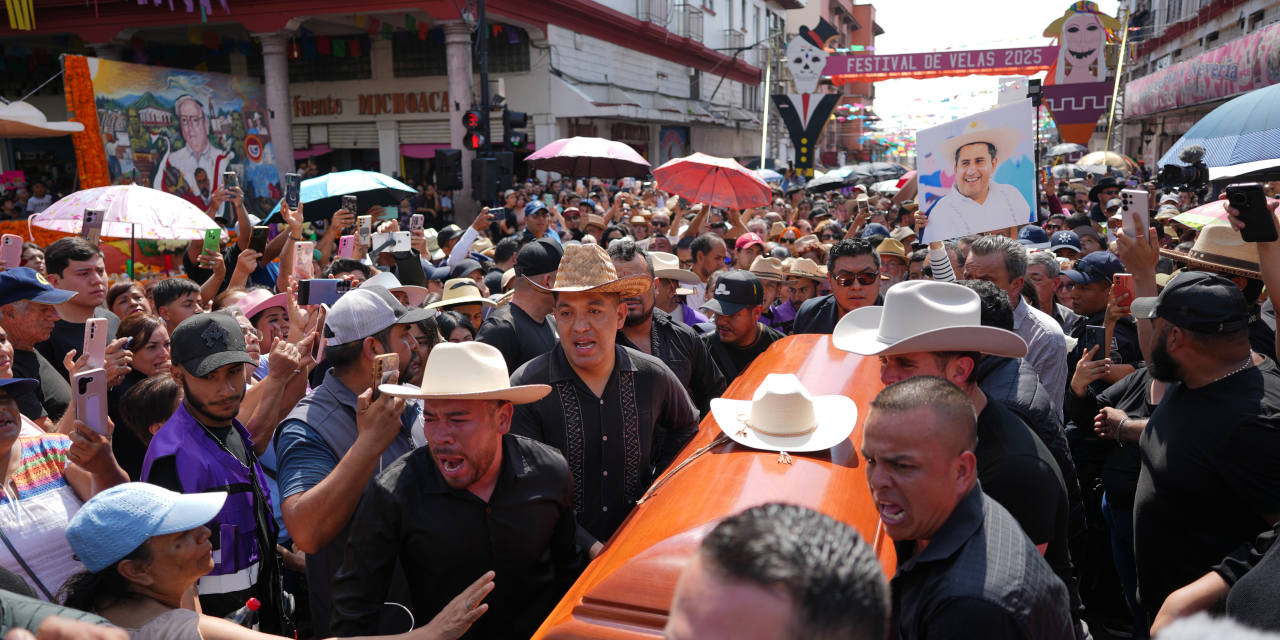 WSJForero's tweet card. Mayor Carlos Manzo of Uruapan in Western Mexico took on cartels that ran extortion rackets on avocado growers.