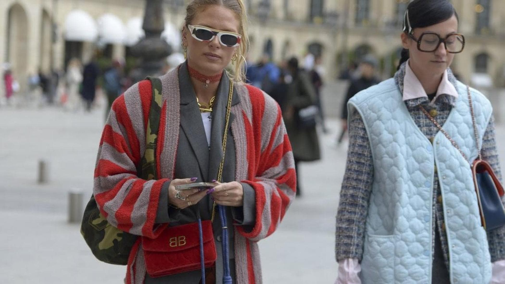 repubblica's tweet card. L'esigenza di abbassare il termostato sta portando ad un cambiamento nel costume: addio alla formalità classica, diamo il benvenuto al layering in versione ele…