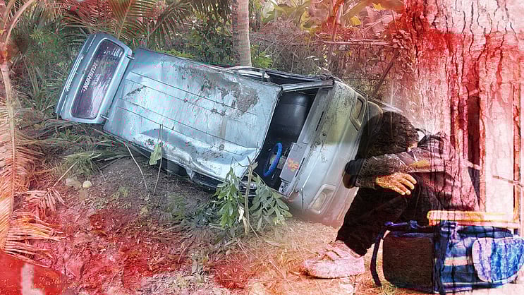 Ei_Samay's tweet card. গাড়ির সামনের দিকের আসেন ছিল প্রিয়ম বাগ এবং অর্ঘ্য মণ্ডল। পিছনের দিকের আসনে ছিল ঈশিকা, সৌভিক দাস, অরিন দে। গাড়ি জলে পড়ার সঙ্গে সঙ্গে চালক লাফিয়ে নেমে সাঁতার কেটে