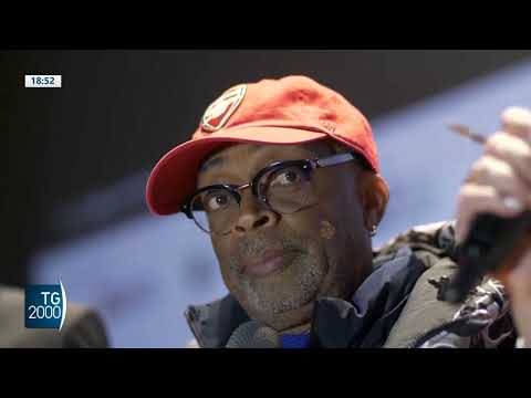 TV2000it's tweet card. Affronta un dilemma morale il nuovo film del regista premio Oscar Spike Lee presentato al Festival di Torino. Servizio di Fabio Falzone