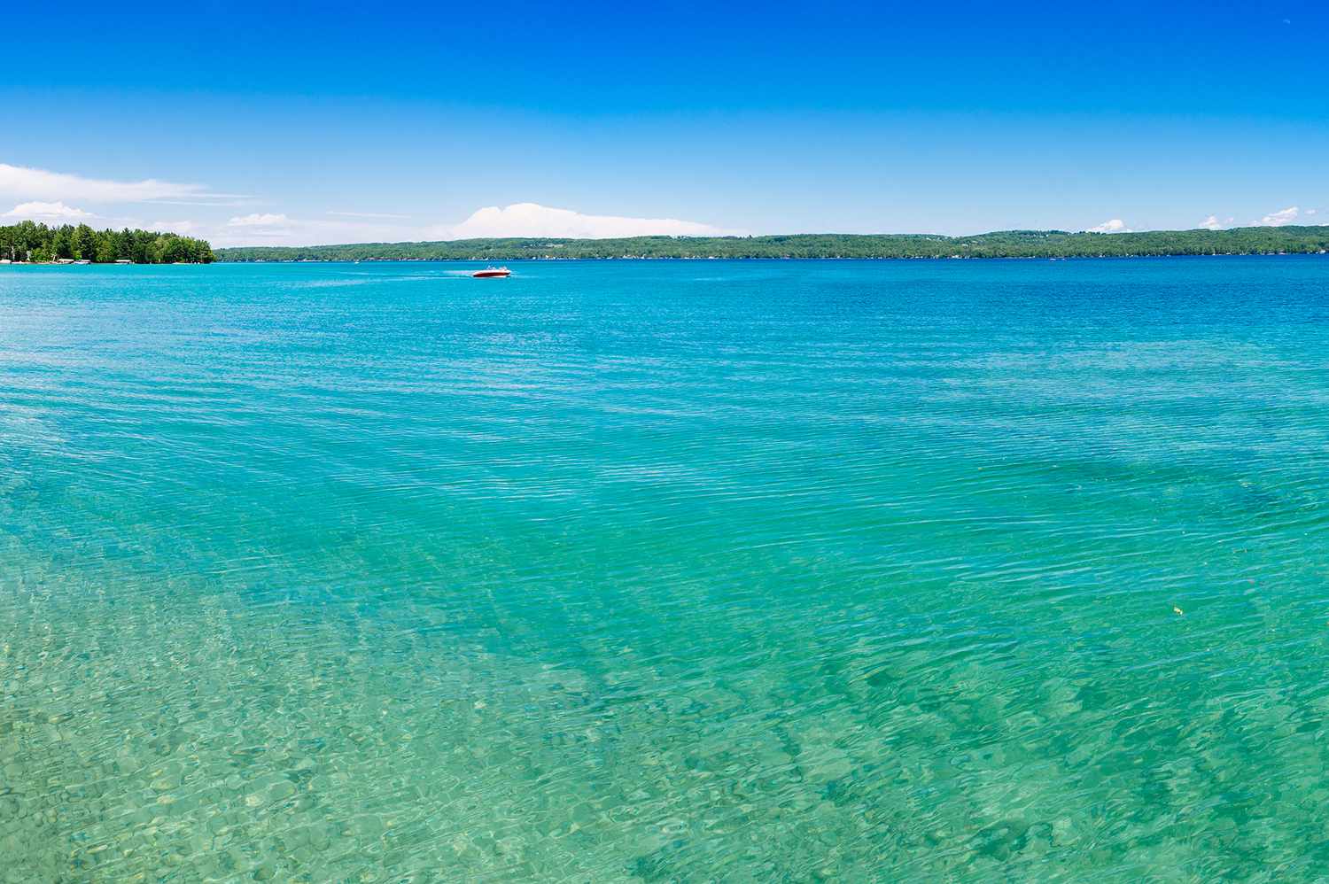 Lakeboy133's tweet card. Torch Lake’s glacial origins and marl-rich waters create one of the most picturesque lakes in the U.S.