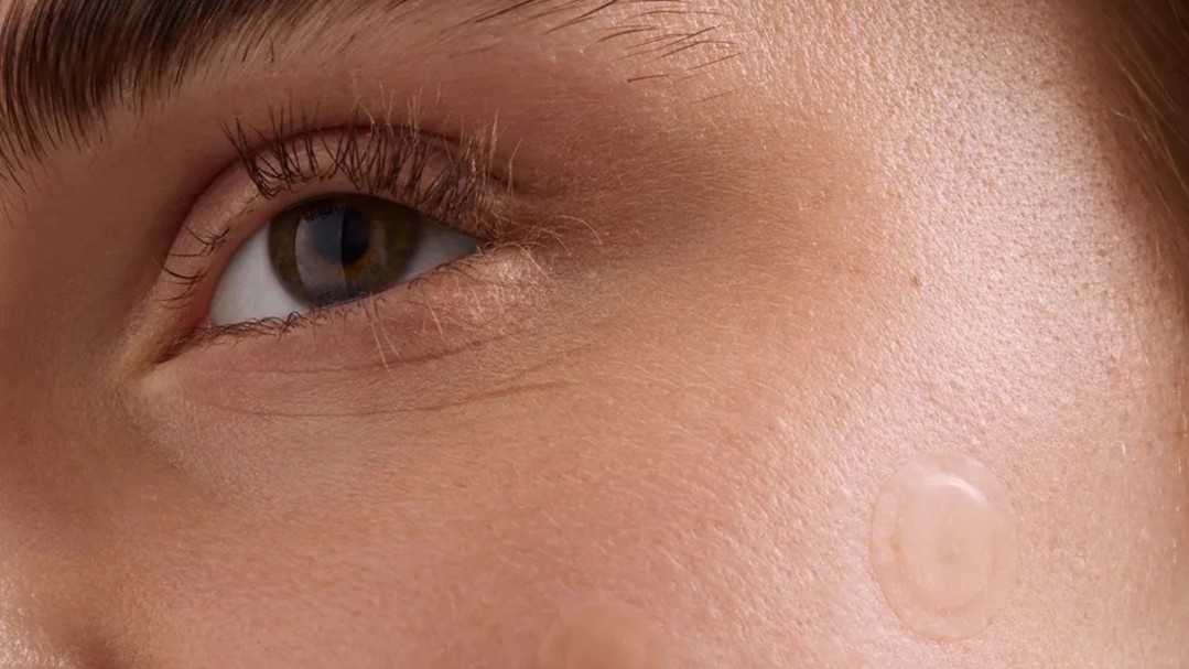 IndonesiaCrowd's tweet card. Practical Alchemy: A Simplified Skin-Care Brand for Minimalists - https://indonesiacrowd.com/practical-alchemy-a-simplified-skin-care-brand-for-minimalists/