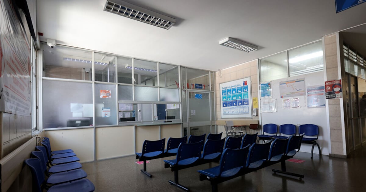 ipoduje's tweet card. Desde la Asociación Chilena de Municipalidades (Achm) alertan situaciones en regiones que llegan hasta los 69 meses de atraso, u otras obras con entre 6 y 12 meses de atraso.