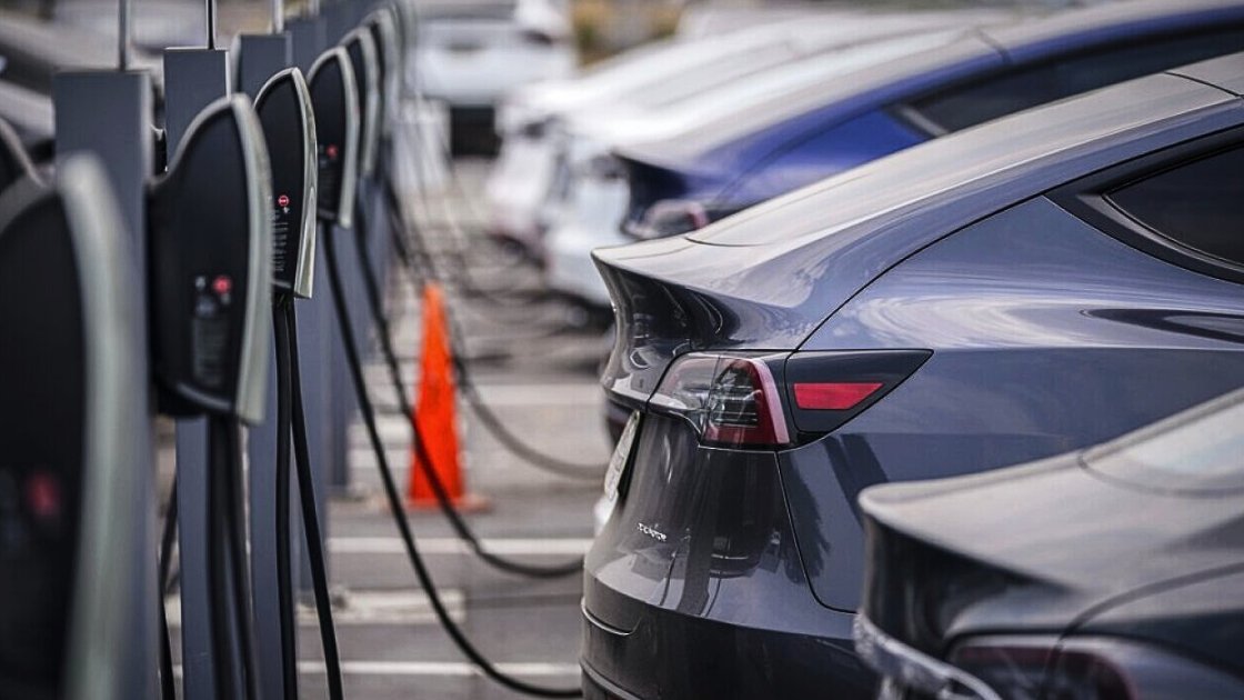 GuyDealership's tweet card. “Once consumers opt to purchase an EV, it generates very high loyalty rates for repurchasing an EV going forward,” Brent Gruber, J.D. Power’s executive director of electric vehicle practice, told CDG...