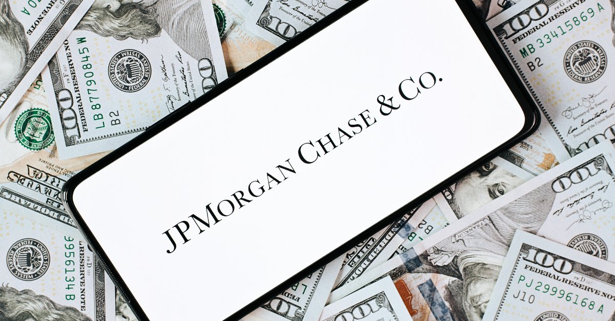 FNez_Blogger's tweet card. Explore the controversy surrounding JPMorgan as Bitcoin supporters rally against a potential index shift affecting investors.