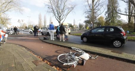 Fietsster gewond bij aanrijding