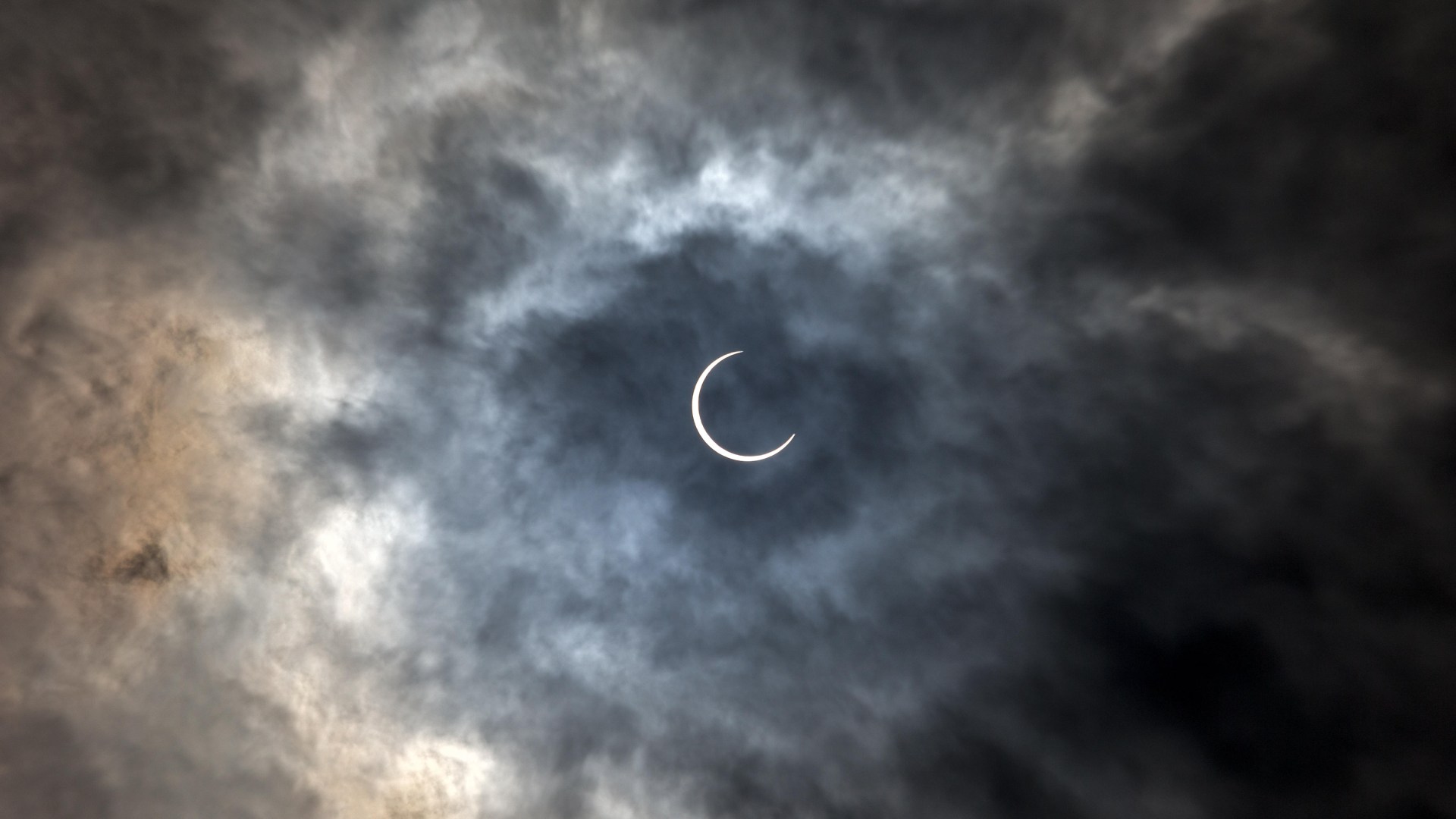 TheSunTech's tweet card. CLIMATE zealots are cooking up a Bond-villain-style plan to block out the Sun with millions of tons of mysterious particles. The outlandish idea of Solar geoengineering, which remains largely specu…