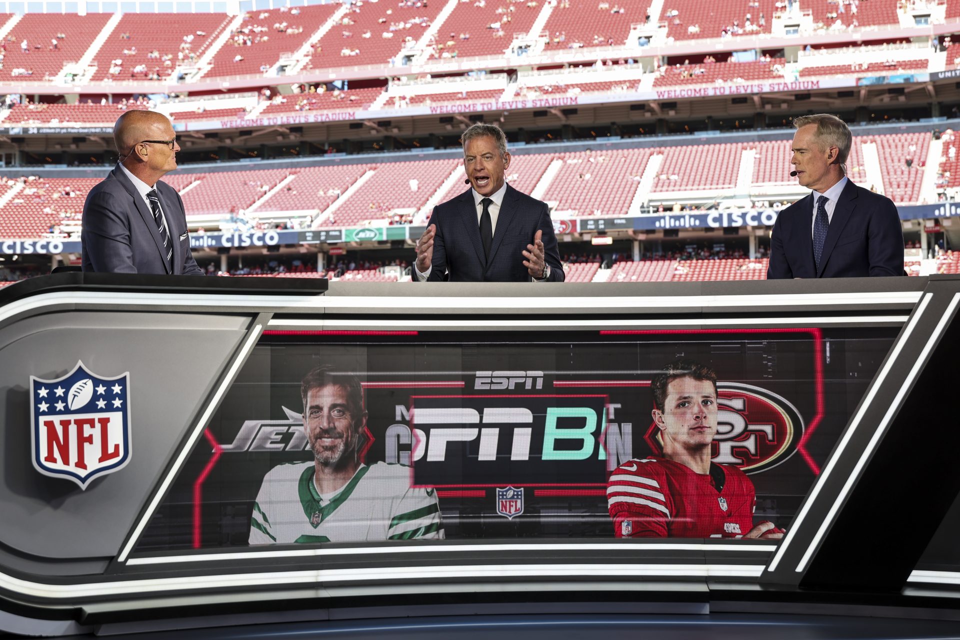 sportsrapport's tweet card. ESPN ended its 10-year deal with Penn after just two years to go with DraftKings, which has huge scale and needs big media partners to compete with FanDuel.