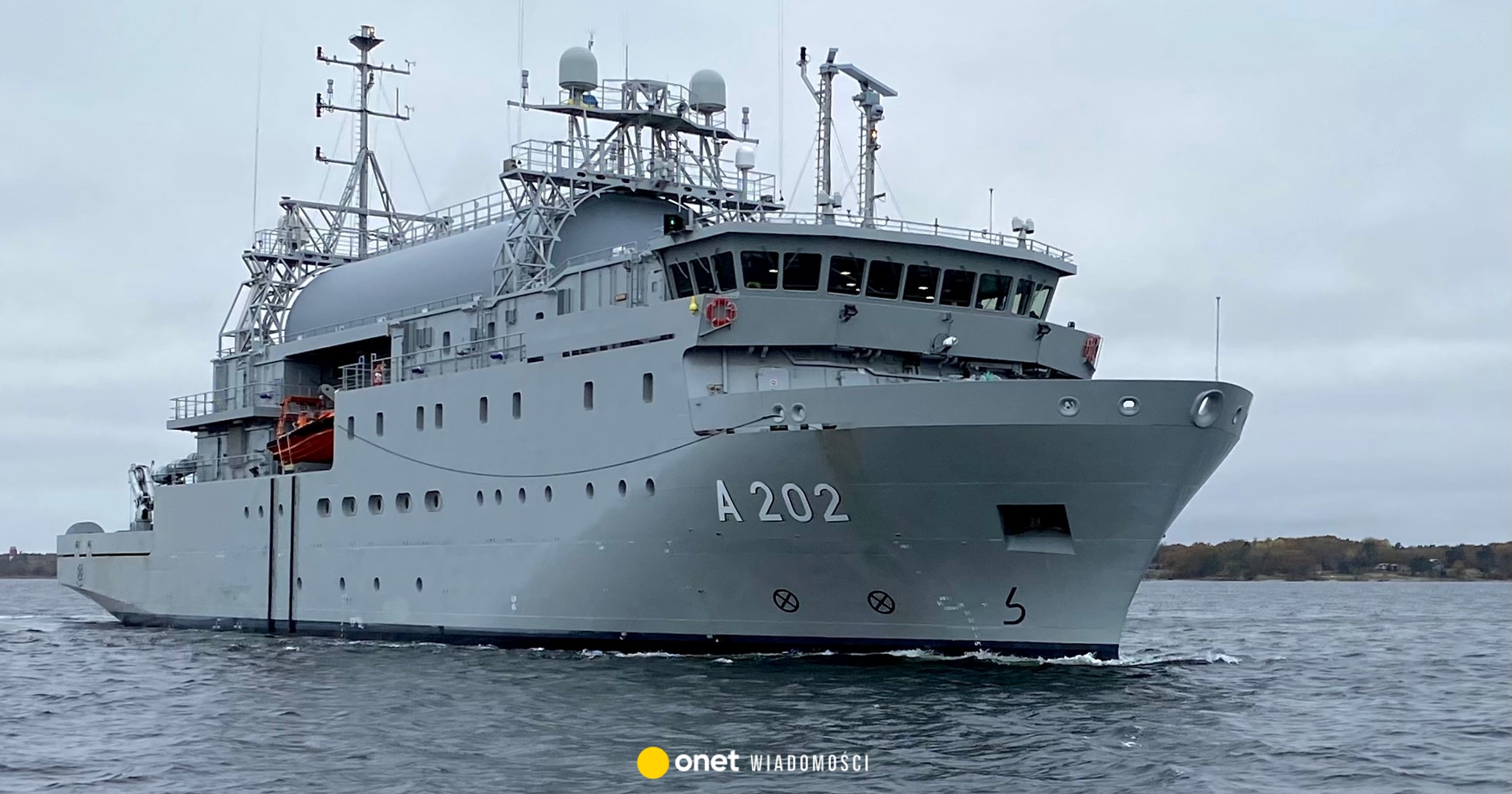 OnetWiadomosci's tweet card. Na Morzu Bałtyckim w archipelagu sztokholmskim rozpoczęły się w poniedziałek ćwiczenia Merlin, których celem jest "wzmacnianie zdolności NATO w zakresie polowań na okręty podwodne" — podały siły...