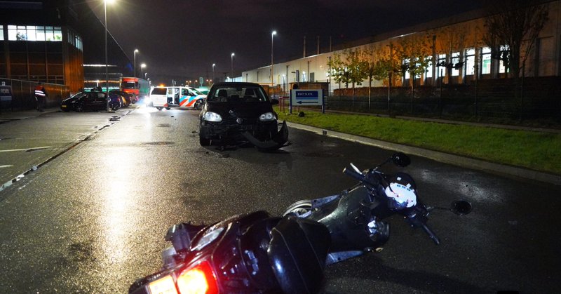 Scooterrijder zwaargewond na aanrijding met auto