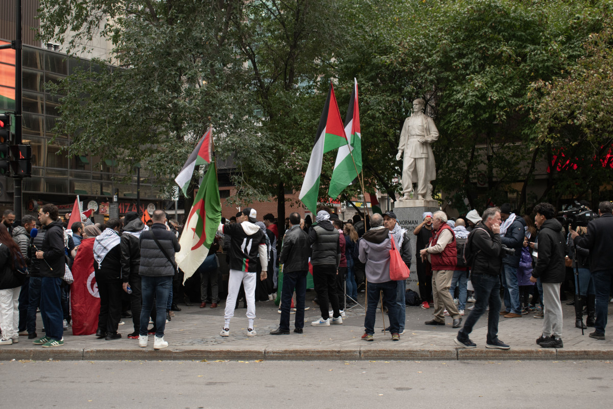 Linknewspaper's tweet card. While driving past the university, the Dean of students allegedly gave the middle finger to a Palestinian student. Concordia denies the gesture.