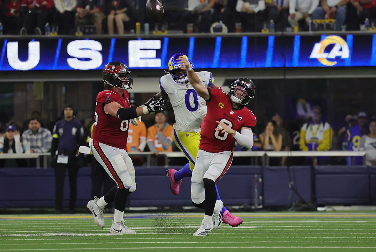 PewterReport's tweet card. Scott Reynolds offers up two big statements, asks two probing questions and makes two bold predictions about the Bucs in 2-Point Conversion.