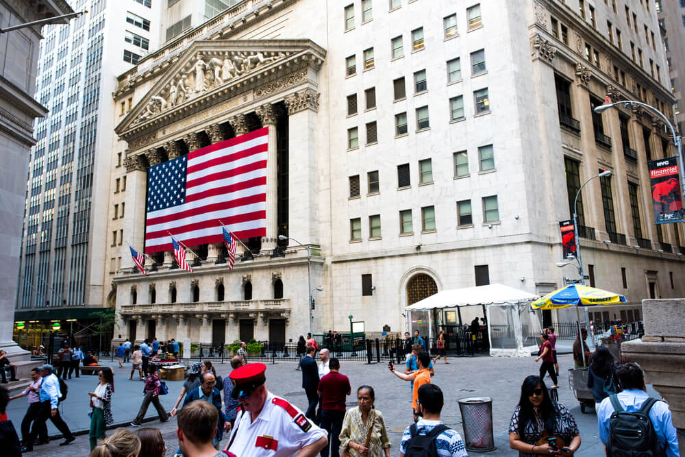 CCNDotComNews's tweet card. The CEO of Intercontinental Exchange, the firm that owns the NYSE, has said that bitcoin could become the "first worldwide currency."