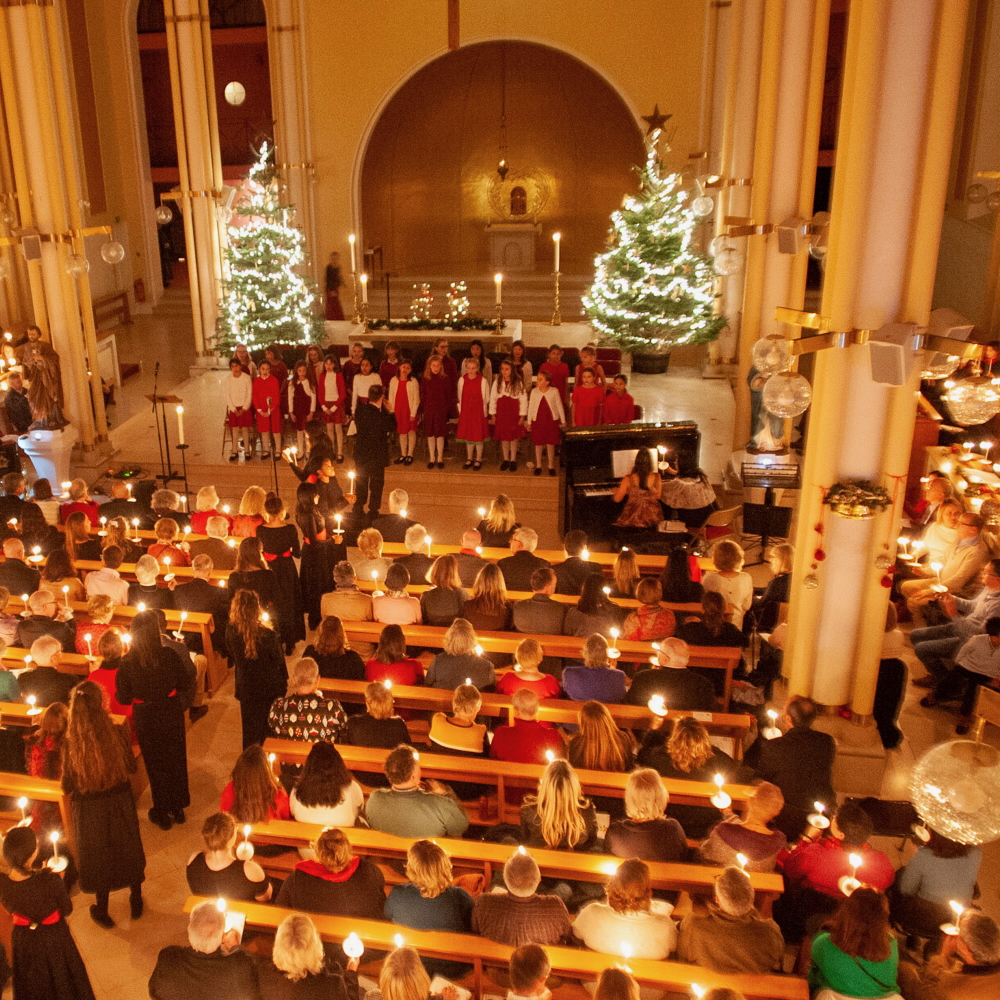 KidsforKids's tweet card. Dame Joanna Lumley to star at Kids for Kids 2025 Candlelit Christmas Concert