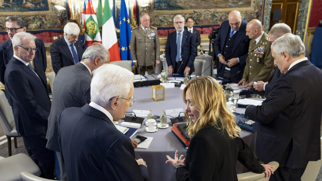 Agenzia_Ansa's tweet card. "L'Italia farà la sua parte a Gaza anche addestrando la polizia palestinese". "Dalla Russia minacce ibride ai processi democratici" (ANSA)