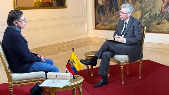 GustavoRugeles's tweet card. Por Gustavo Rugeles – Director de El ExpedientePublicado el 10 de noviembre de 2025 I. El nuevo periodismo de intermediación La designación del presidente Gustavo Petro, su esposa y su hijo por la...