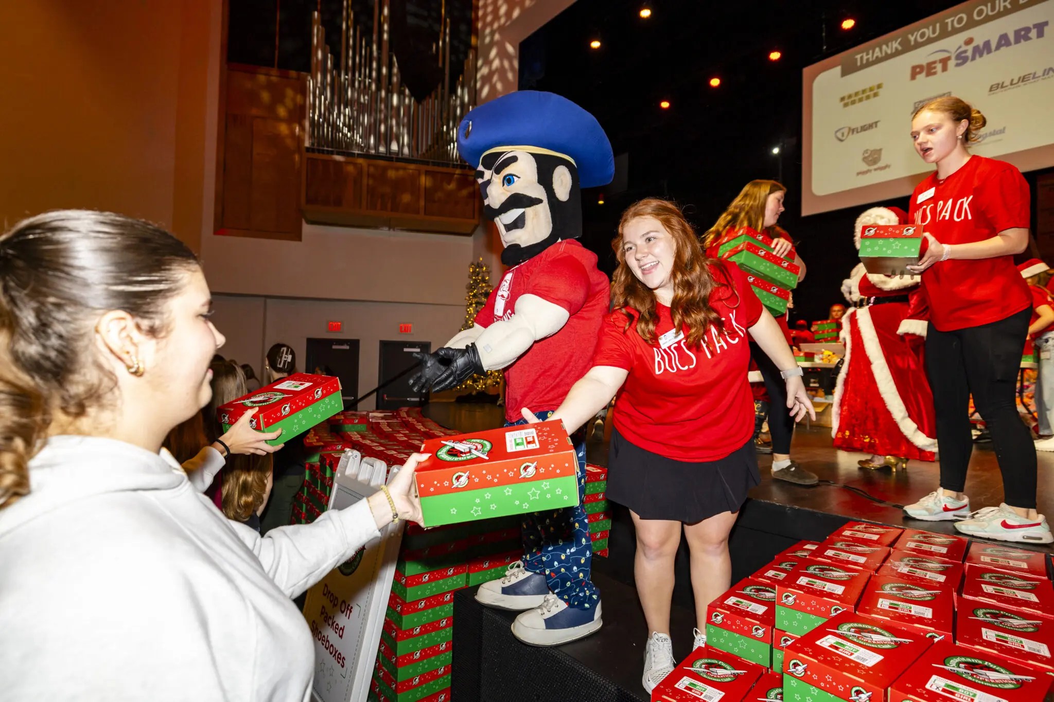 CSUNIV's tweet card. It’s official – Charleston Southern University has packed the most Operation Christmas Child shoeboxes of any college or university in the U.S. for the seve ...