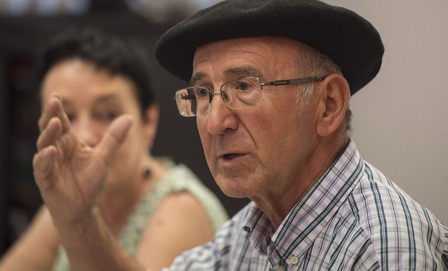 ViASPRibes's tweet card. He sentit moltes crítiques contra Carles Puigdemont, no tan sols de part de la caverna mediàtica, sinó també d’independentistes bascs i catalans. El meu respecte a tots ells, i fins i tot la meva...