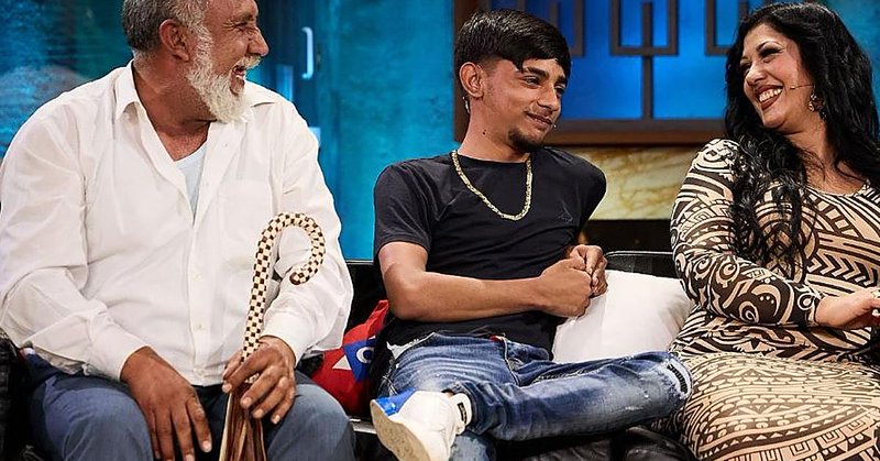 Tweet card summary image