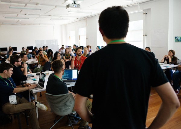 source's tweet card. Join the Data Journalism Teachers’ Club–a new place for data journalism educators to learn together