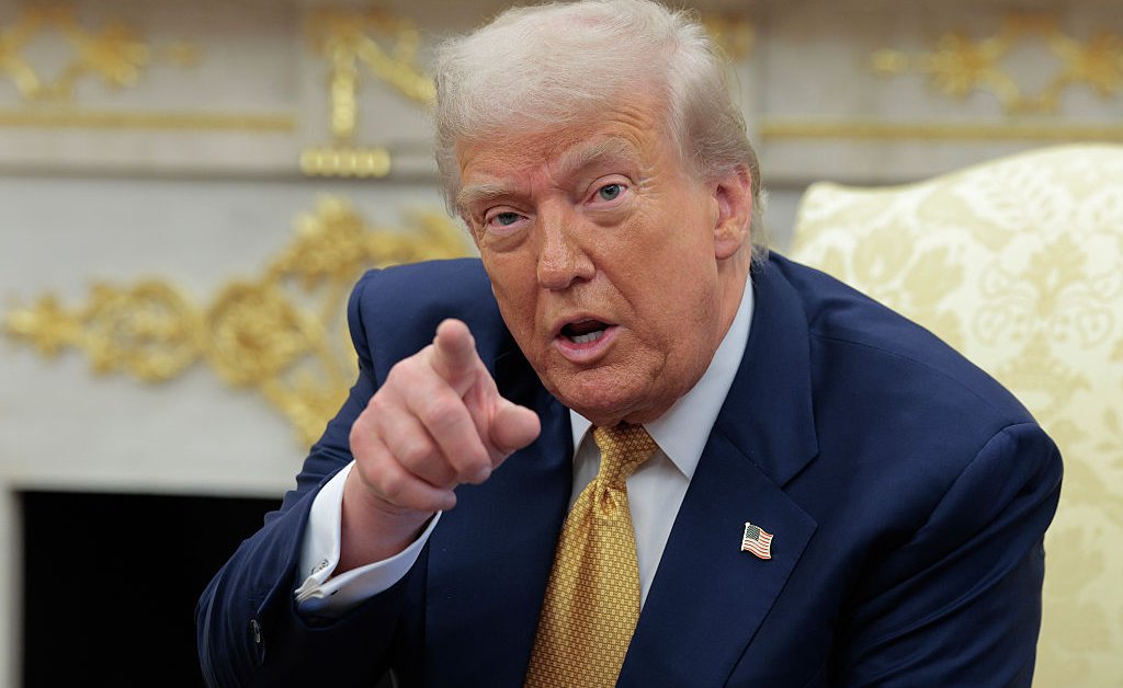 AndrewYang's tweet card. Trump’s standing among Republicans and Democrats hasn’t shifted, but it's tanking with independents.